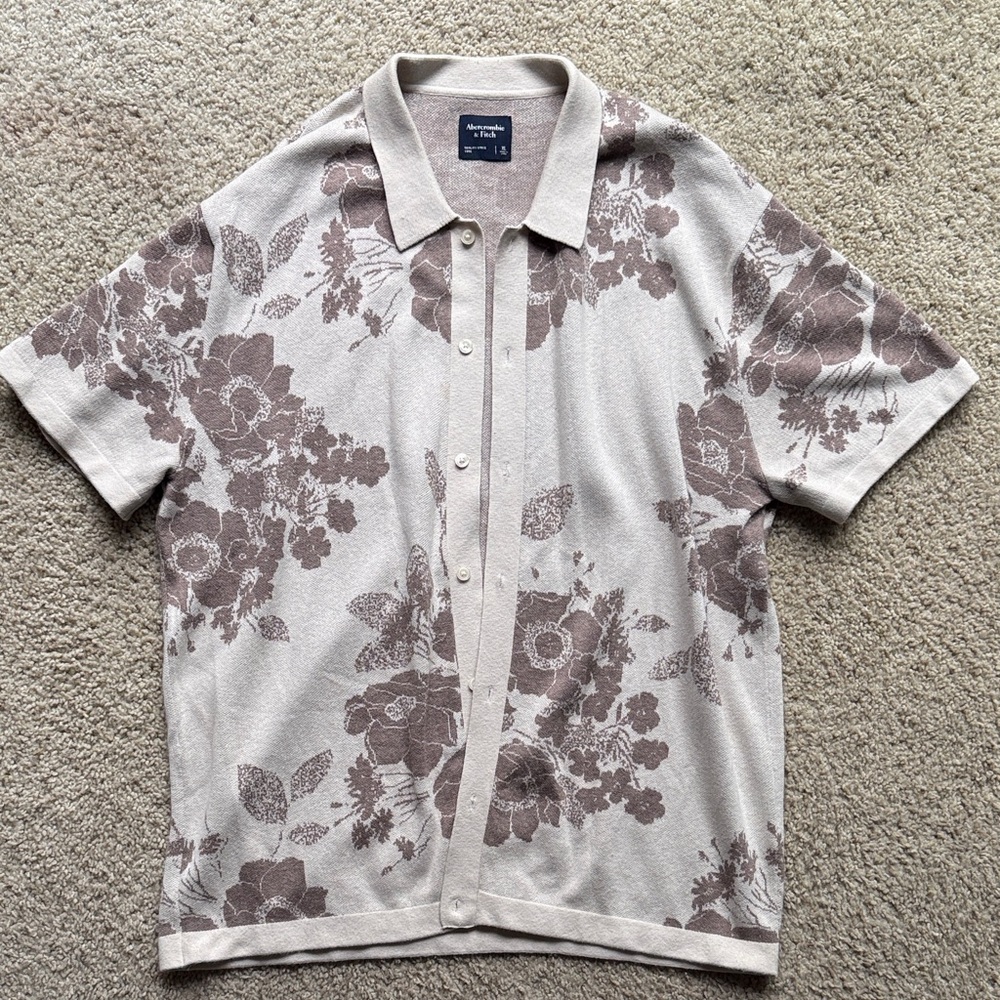 Abercrombie & Fitch Beige Floral Button Down Shirt